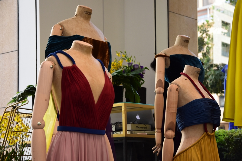 An Evening Around Dresses